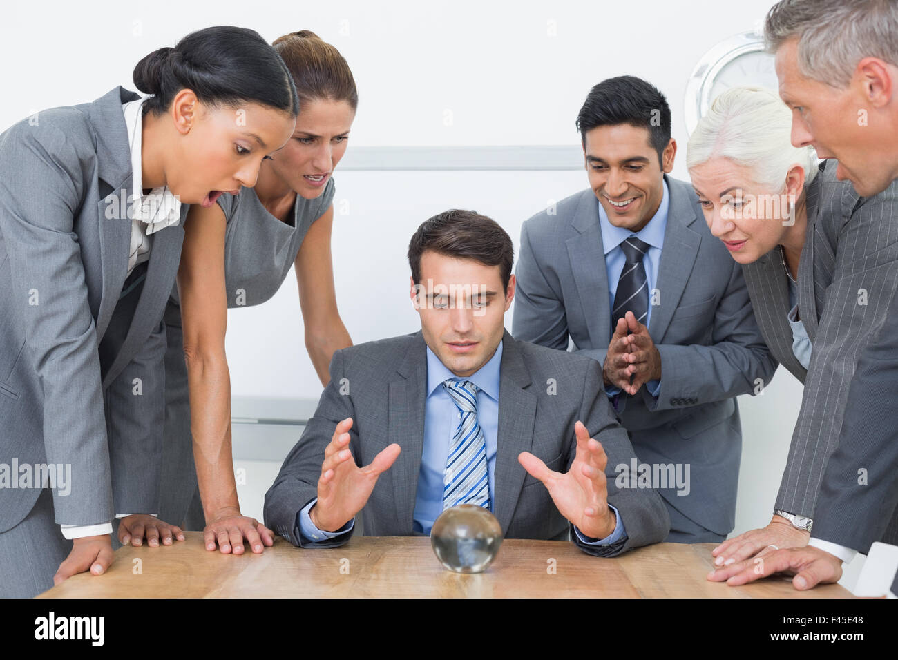 Gruppo di business man predire il futuro Foto Stock