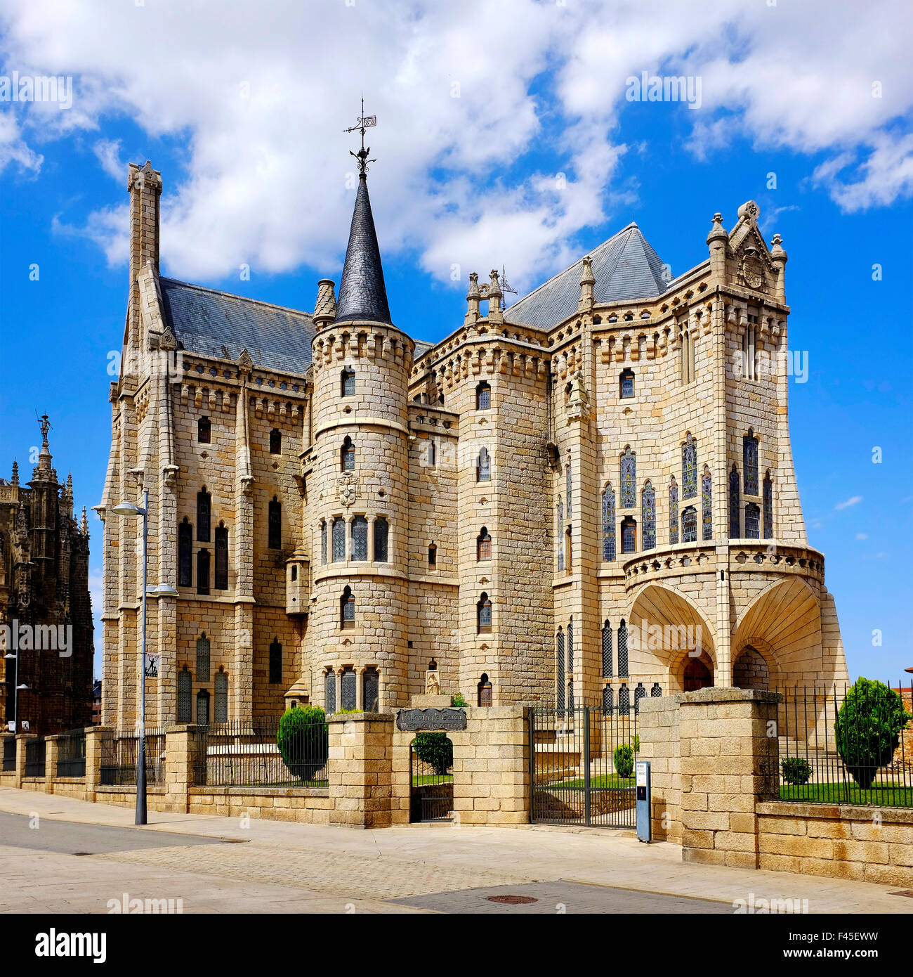 Il Palazzo episcopale di Astorga progettato da Antoni Gaudí, Castiglia e León, Spagna Foto Stock
