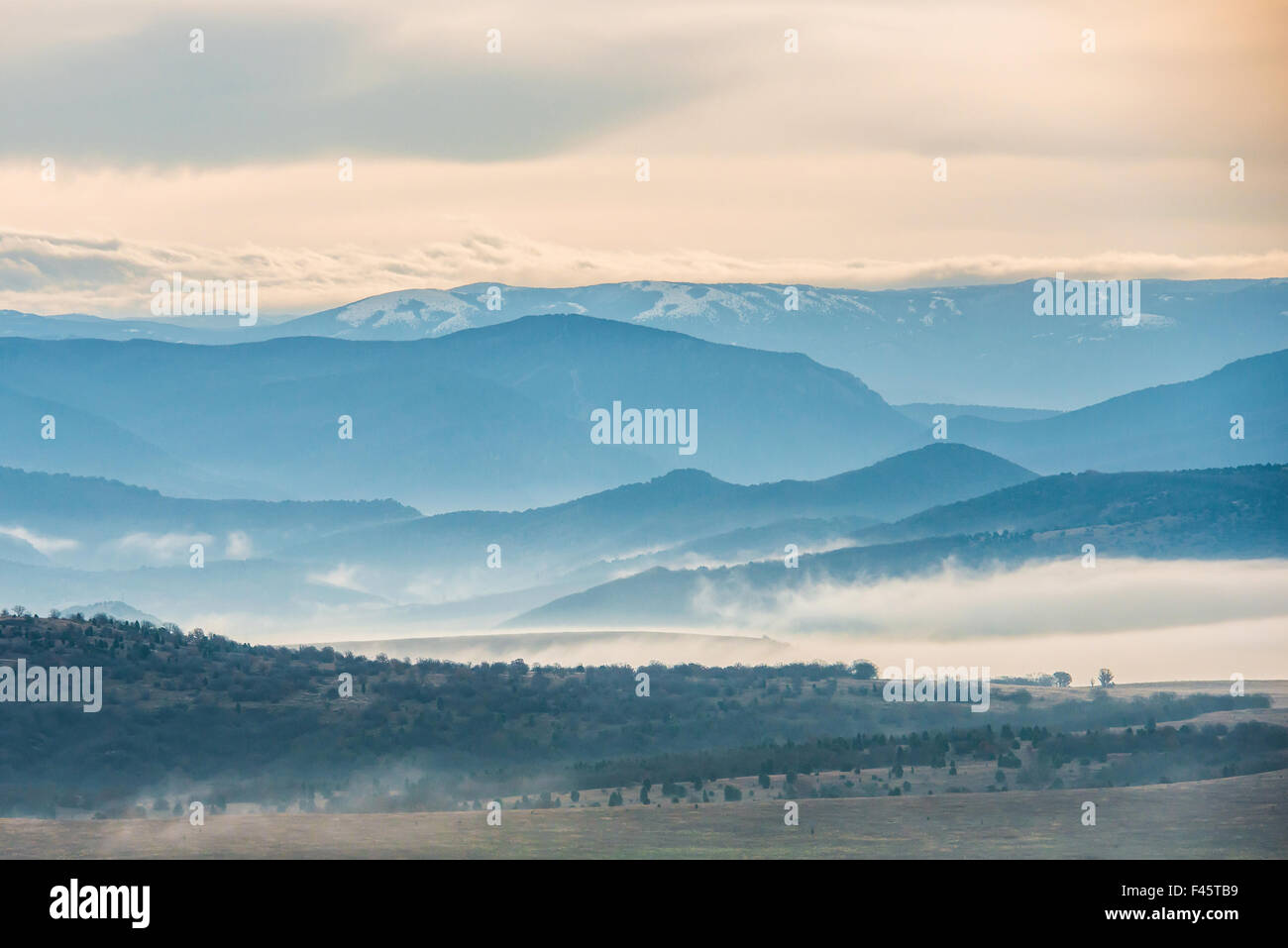 Blue Mountains coperte con nebbia Foto Stock