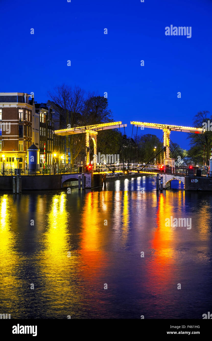 Notte Vista sulla città di Amsterdam Foto Stock