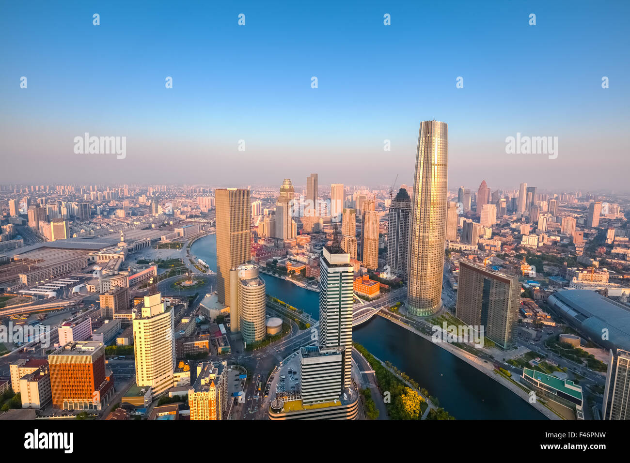 Tianjin skyline al tramonto Foto Stock