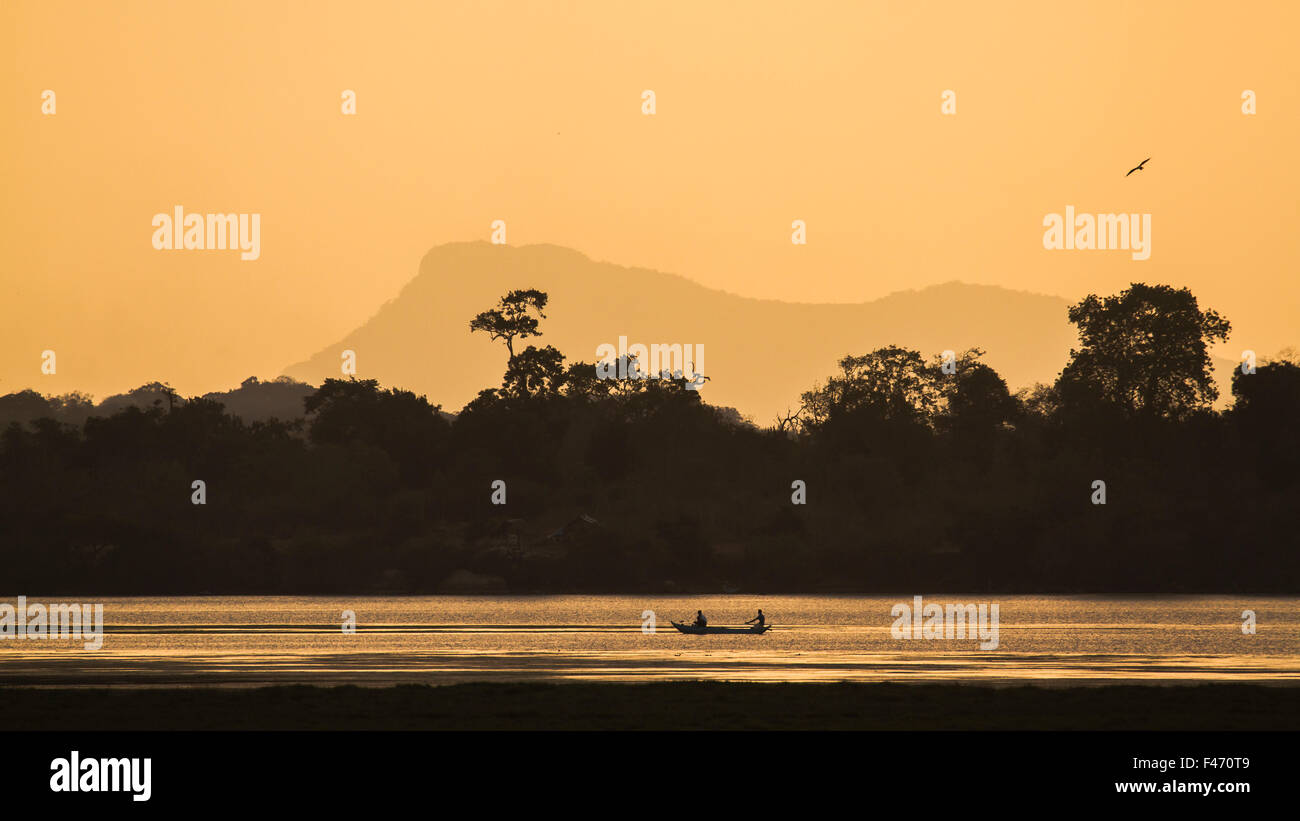 Paesaggio al tramonto in Arugam Bay Lagoon, Sri Lanka Foto Stock