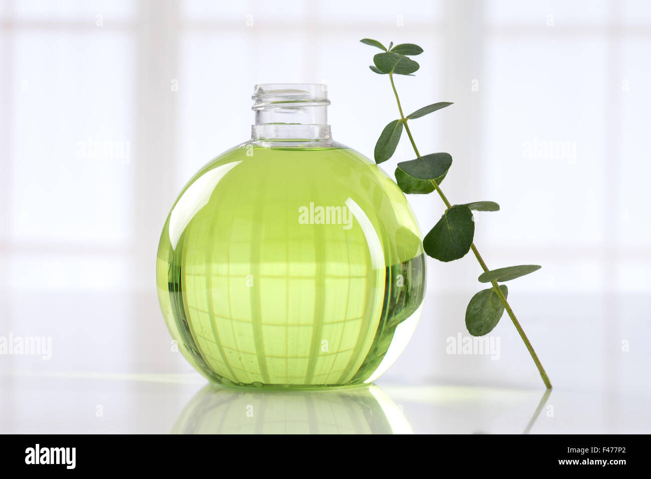OLIO ESSENZIALE Foto Stock