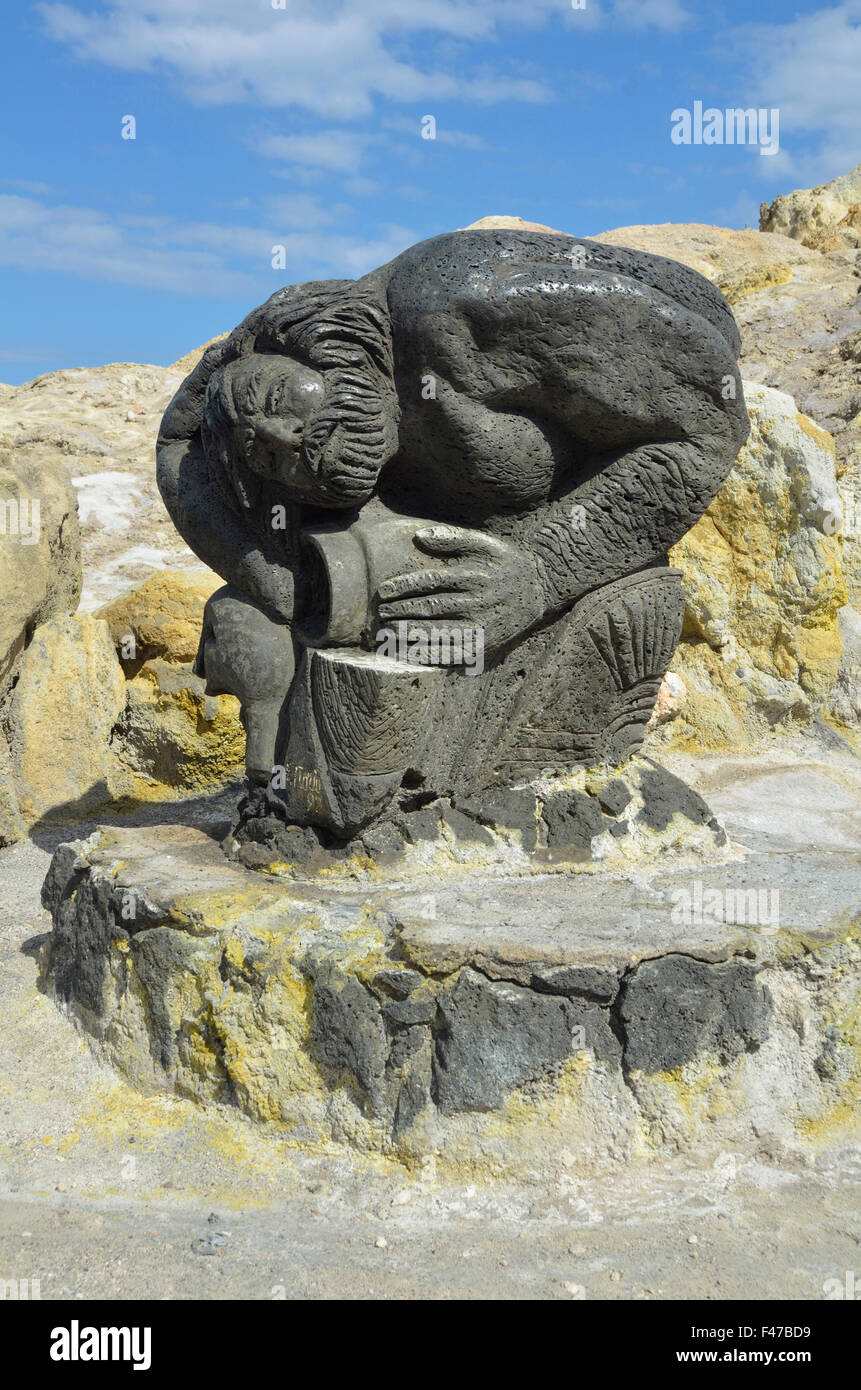 La scultura di roccia vulcanica, sull isola di Vulcano, Isole Eolie, in Sicilia, Italia, Europa Foto Stock