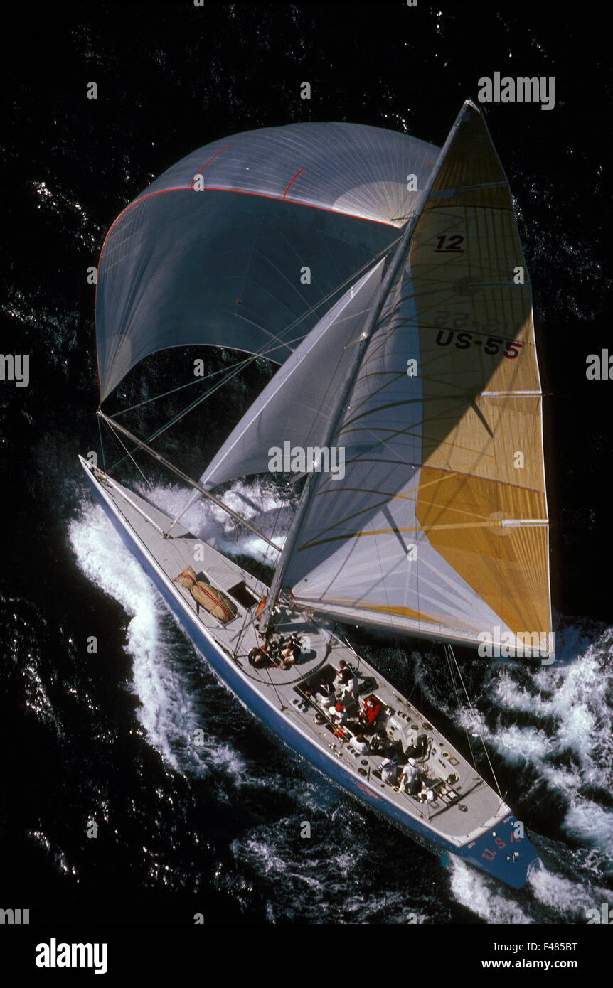 AJAXNETPHOTO. 1987. FREMANTLE, Australia - COPPA AMERICA - Stars & Stripes (USA) / SKIPPER : Dennis Conner (USA). Foto : JONATHAN EASTLAND / AJAX REF HDD YAR 1987 2 Foto Stock