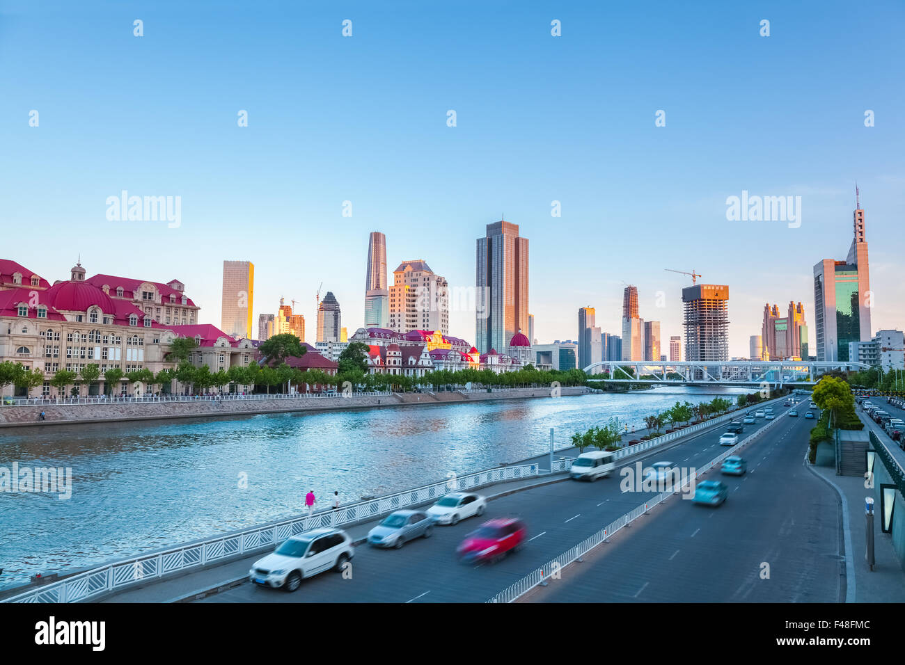 Tianjin Fiume Haihe al crepuscolo Foto Stock