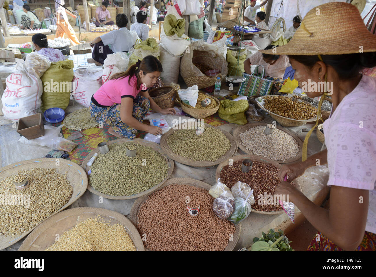 ASIA MYANMAR NYAUNGSHWE Lago Inle MARKET Foto Stock