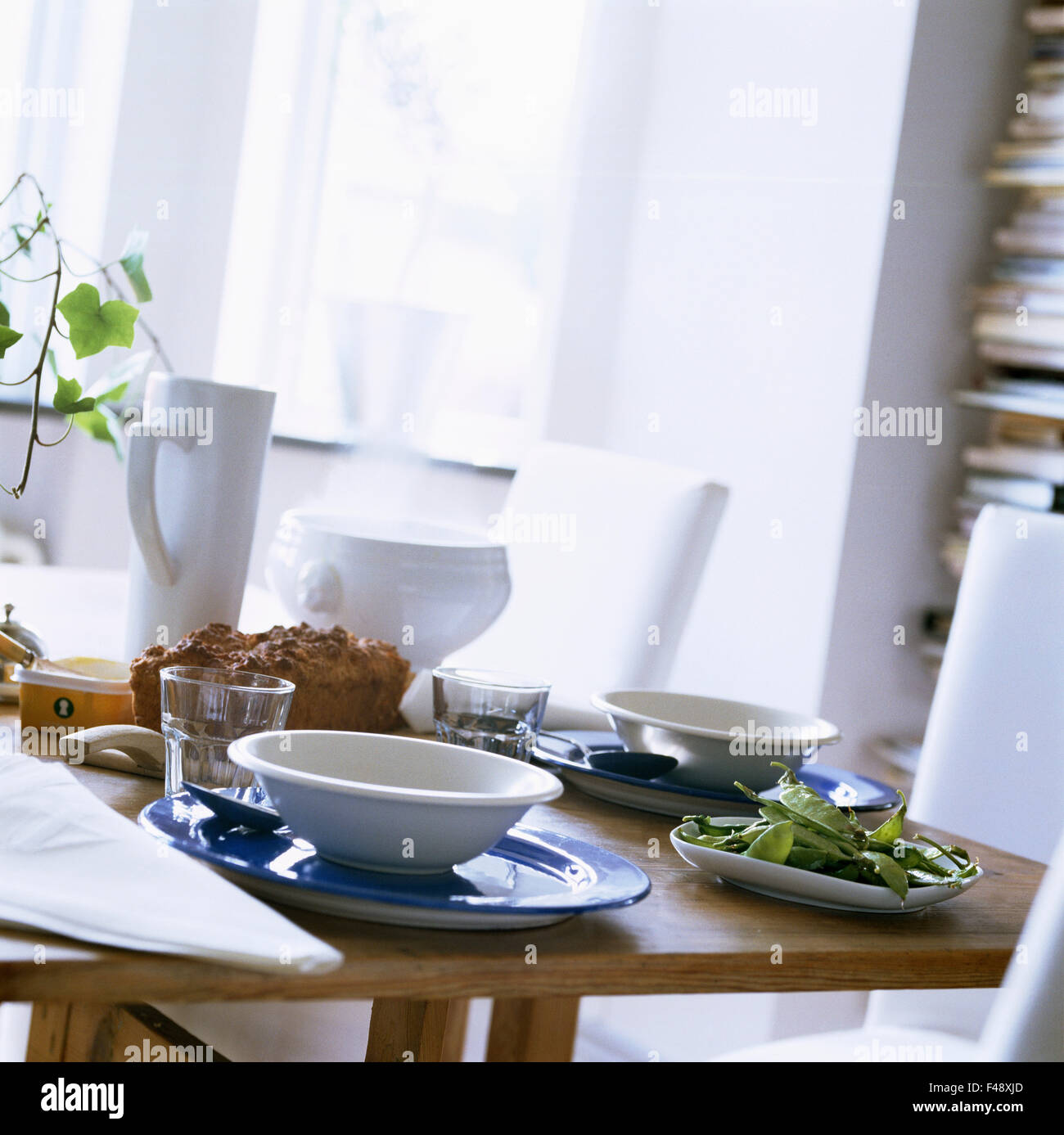 Una tavola apparecchiata, Svezia. Foto Stock