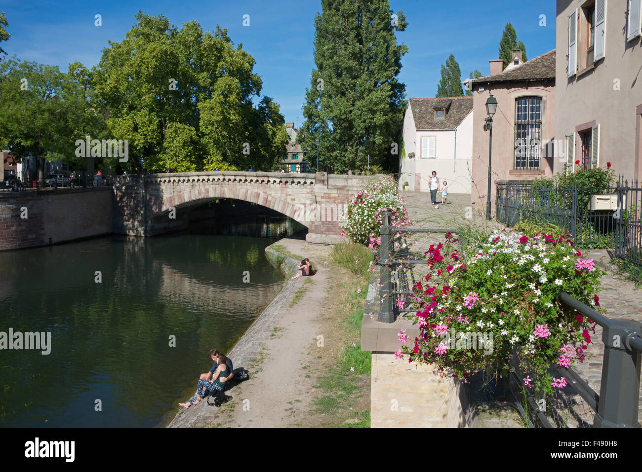 La Petite France e l'Ill fiume Strasburgo Alsace Francia Foto Stock