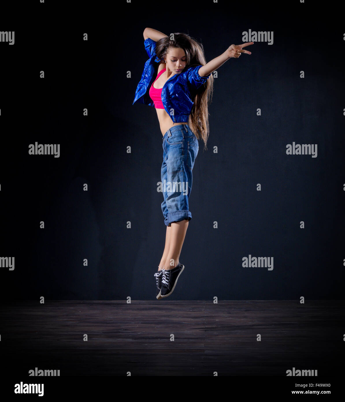 Ragazza giovane ballerino di danza moderna (versione normale) Foto Stock