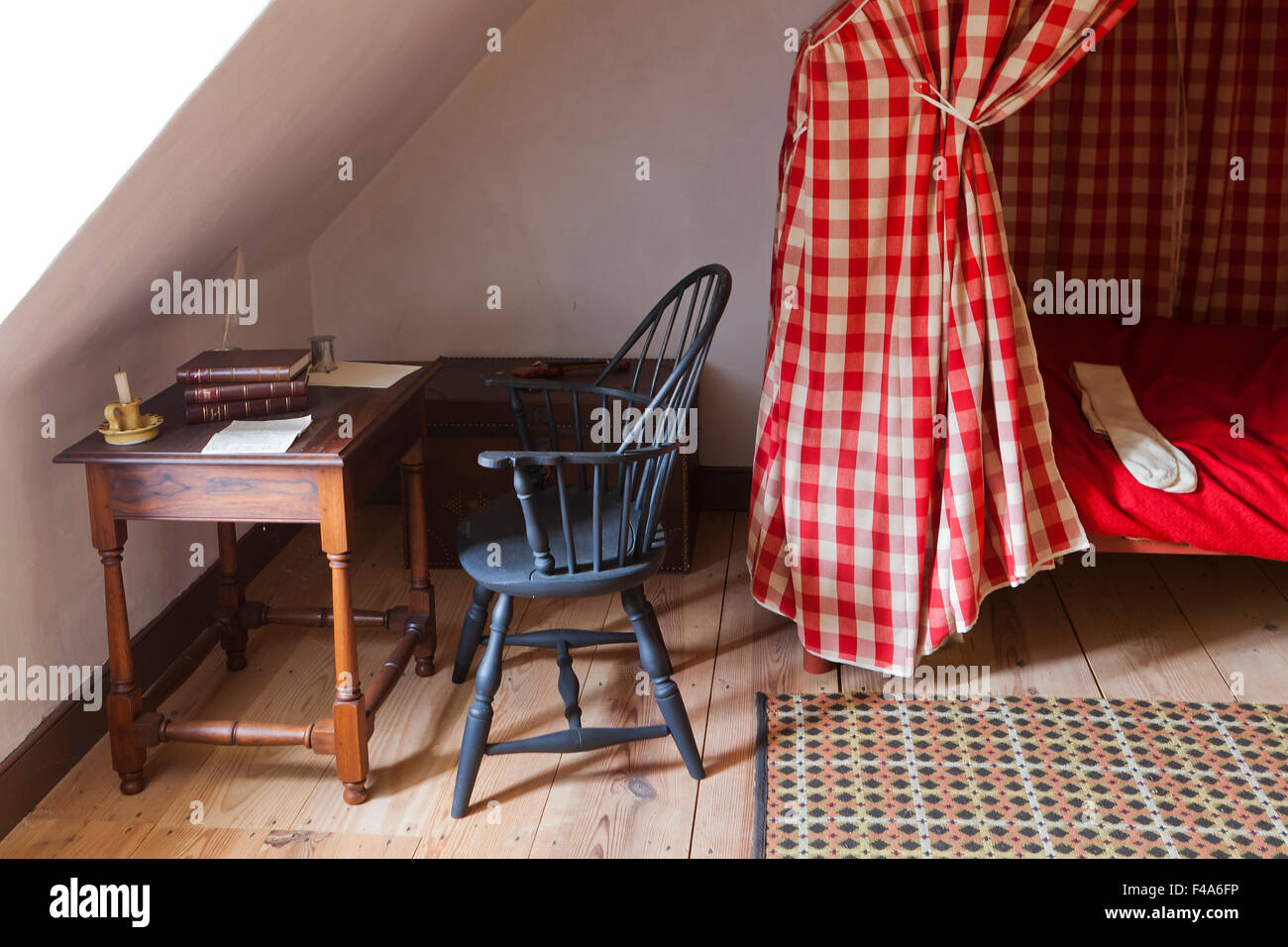 Desk nel XVIII secolo e in stile loft camera da letto - Alexandria, Virginia, Stati Uniti d'America Foto Stock