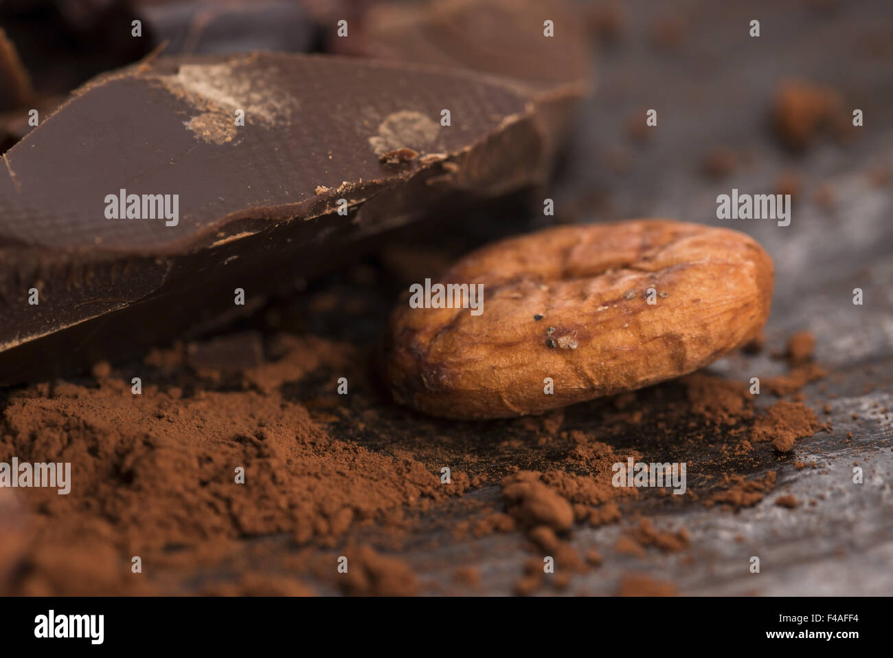 Il cioccolato tritato con cacao Foto Stock