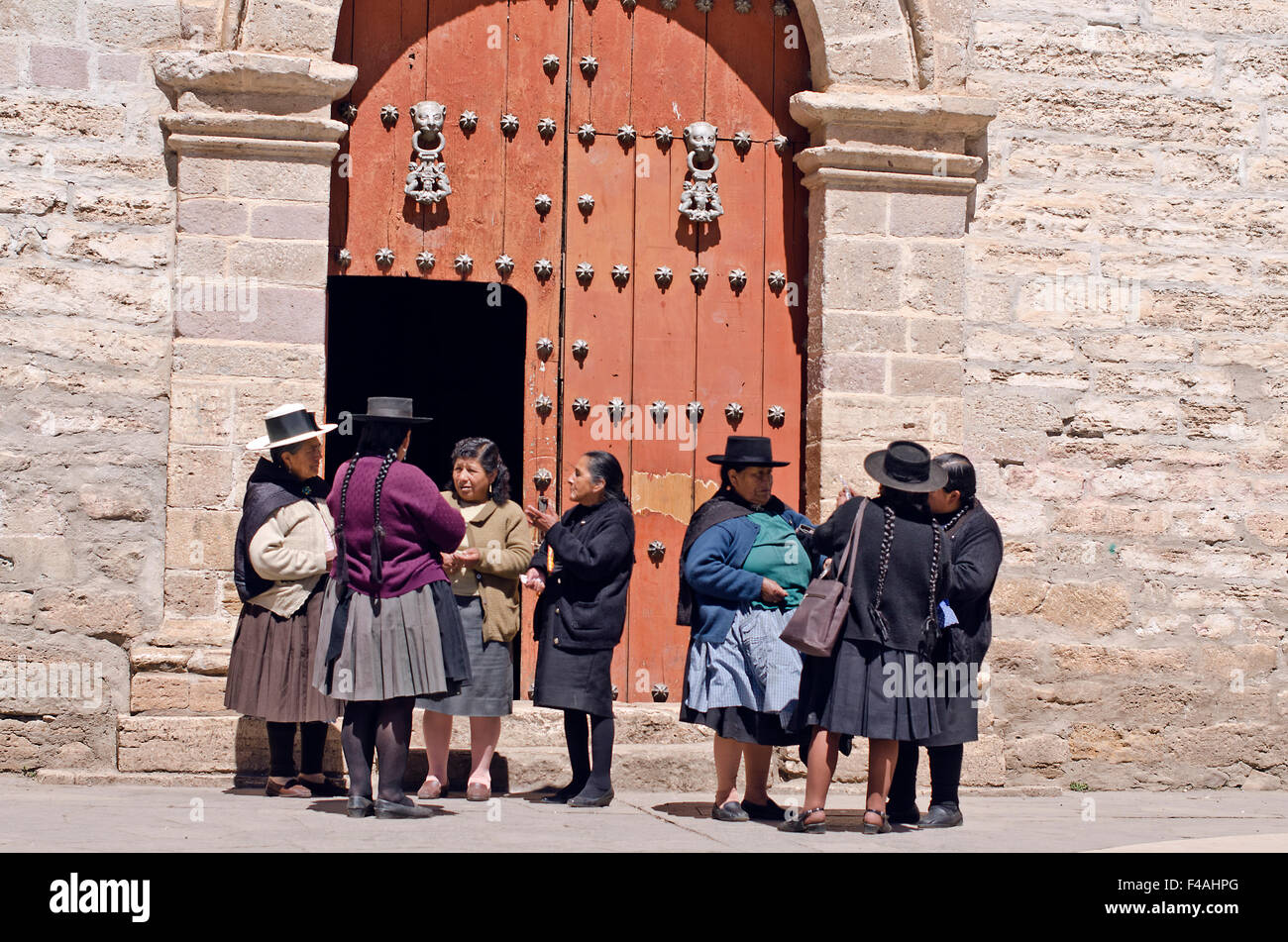 Di fronte a San Sebastian chiesa, Huancavelica, Ande,Perù Foto Stock