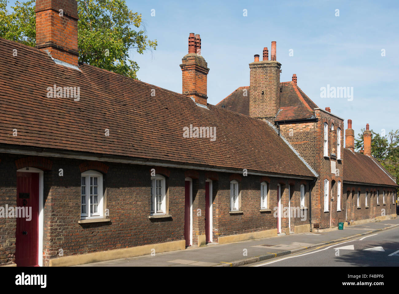 Storica del xviii secolo gli ospizi di carità, Southwood Lane, Highgate, London Borough of Haringey, Greater London, England, Regno Unito Foto Stock