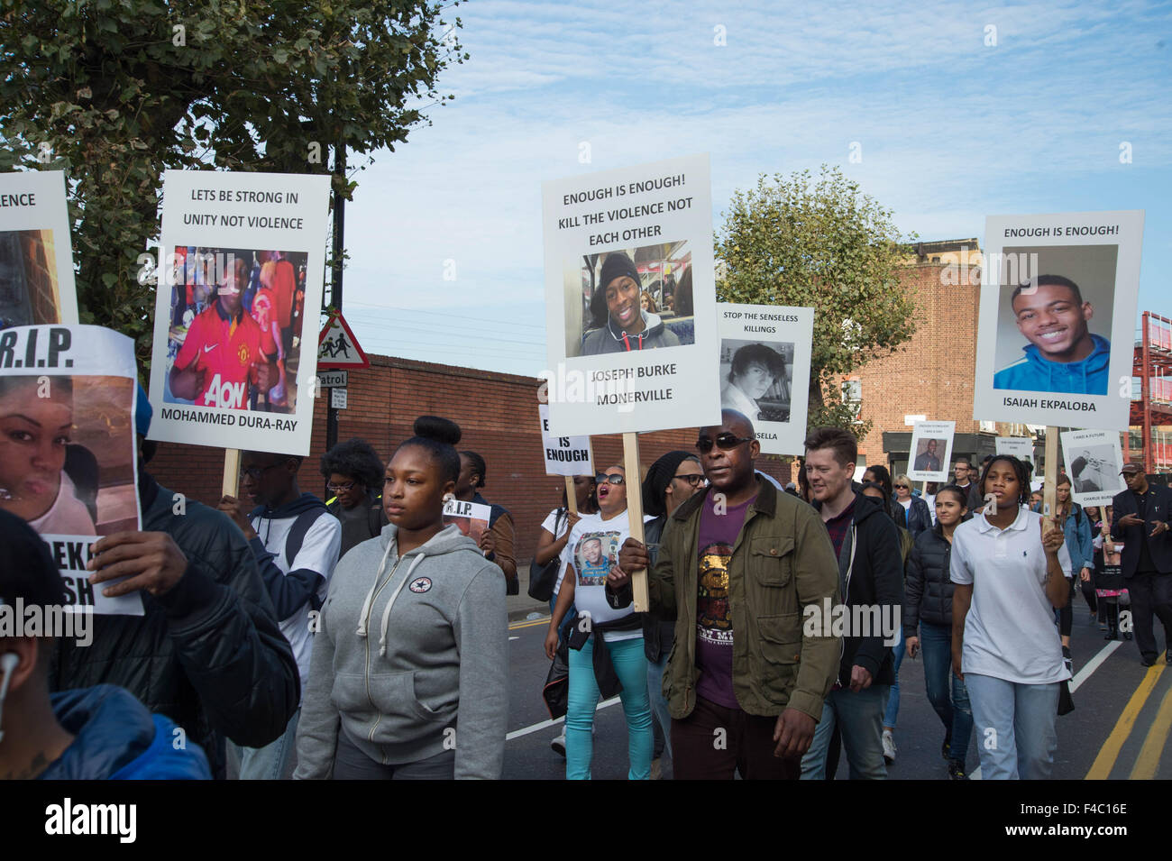 'Tutte le vite contano' Marzo a Hackney 11 ottobre 2015 per protestare contro la pistola e il coltello della violenza dopo due giovani morti in Foto Stock