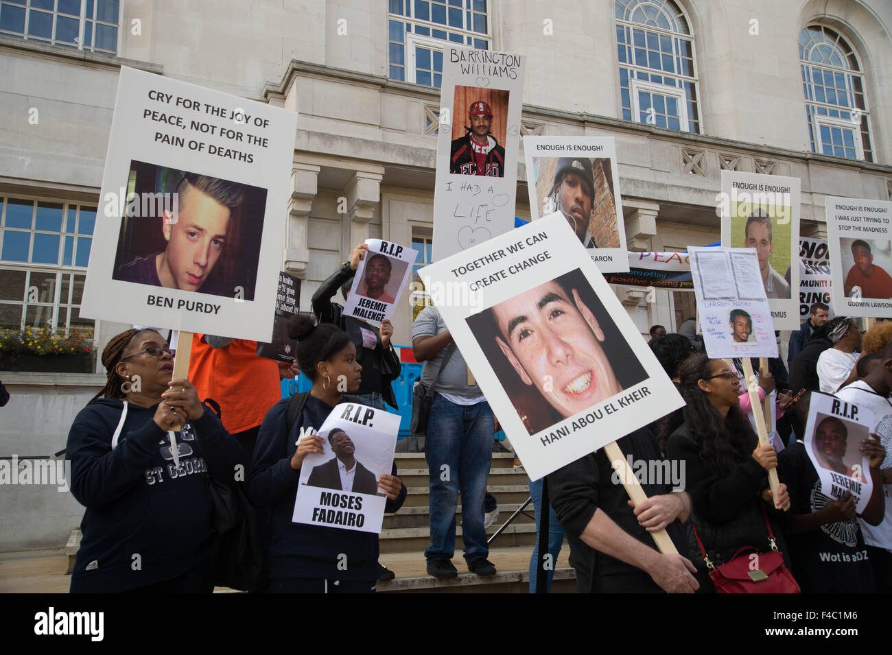 'Tutte le vite contano' Marzo a Hackney 11 ottobre 2015 per protestare contro la pistola e il coltello della violenza . Foto Stock