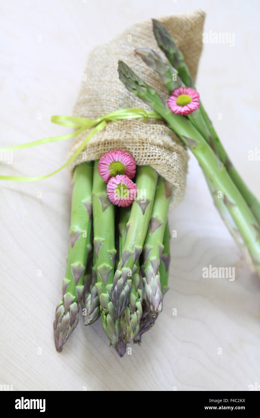 Freschi asparagi verdi Foto Stock