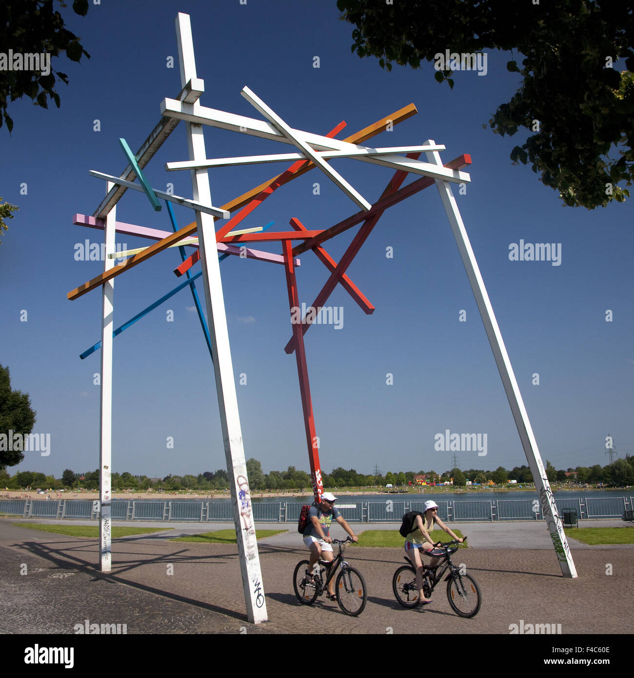 Due ciclisti in mare Park Luenen, Germania Foto Stock