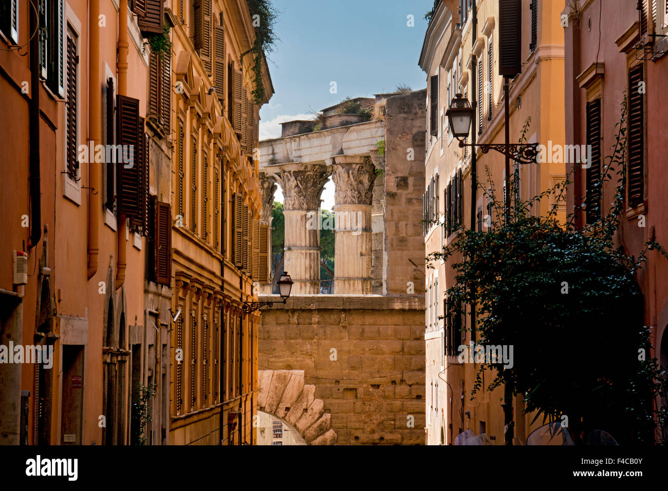 Vista lungo la via Baccina verso il Foro di Augusto Roma,l'Italia,l'Europa Foto Stock