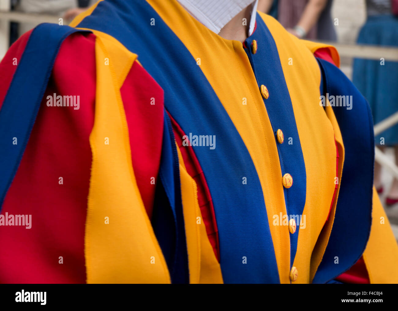 Close up della Guardia Svizzera uniforme a Basilica di San Pietro,Città del Vaticano,l'Europa Foto Stock