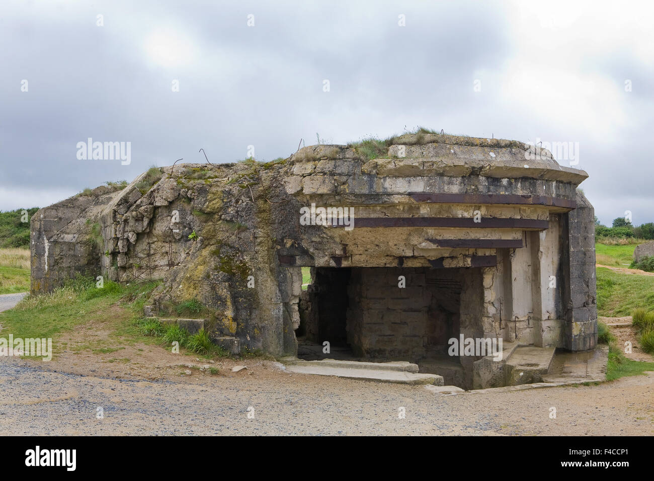 Rovinato tedesco bunker di pistola A la Pointe du Hoc in Normandia Francia Foto Stock