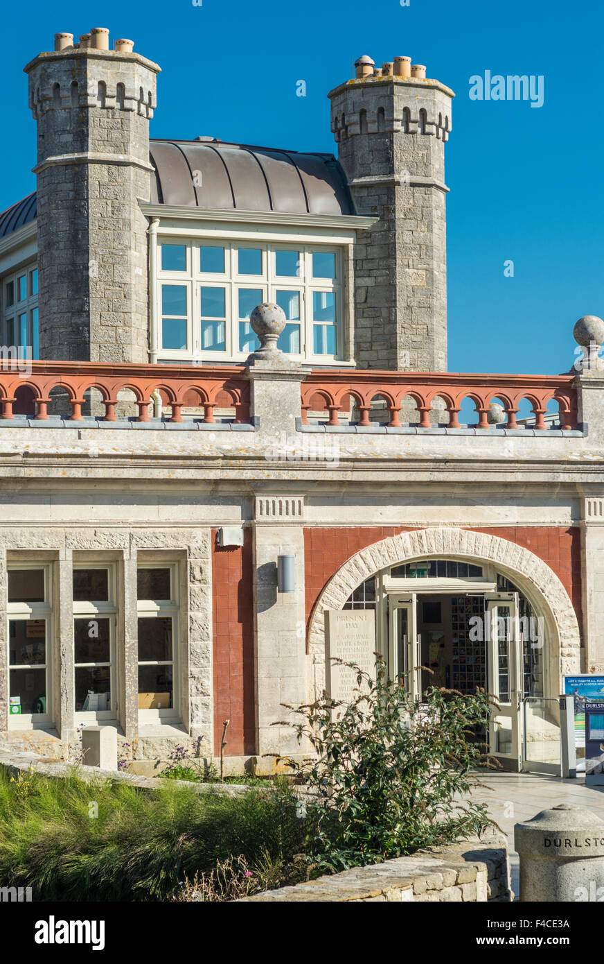 Una vista del castello di Durlston a testa Durlston, Swanage, Dorset, Regno Unito. Adottate il 2 ottobre 2015. Foto Stock