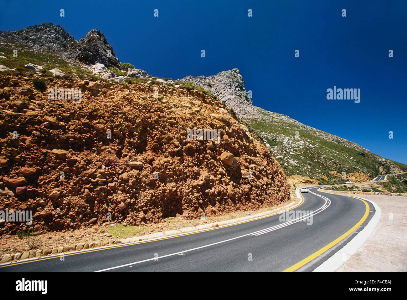 Sud Africa, False Bay, Strada Costiera 44 autostrada lungo il lato orientale della Baia di False da Rooi-Els Bay. (Grandi dimensioni formato disponibile) Foto Stock