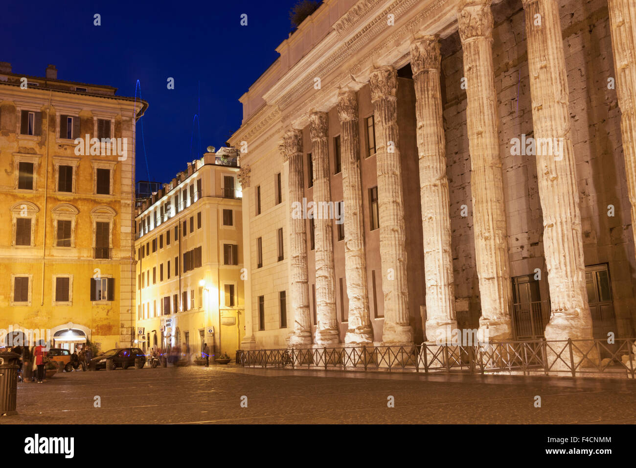 Tempio di Adriano - Piazza di Pietra, Roma, Italia Foto Stock