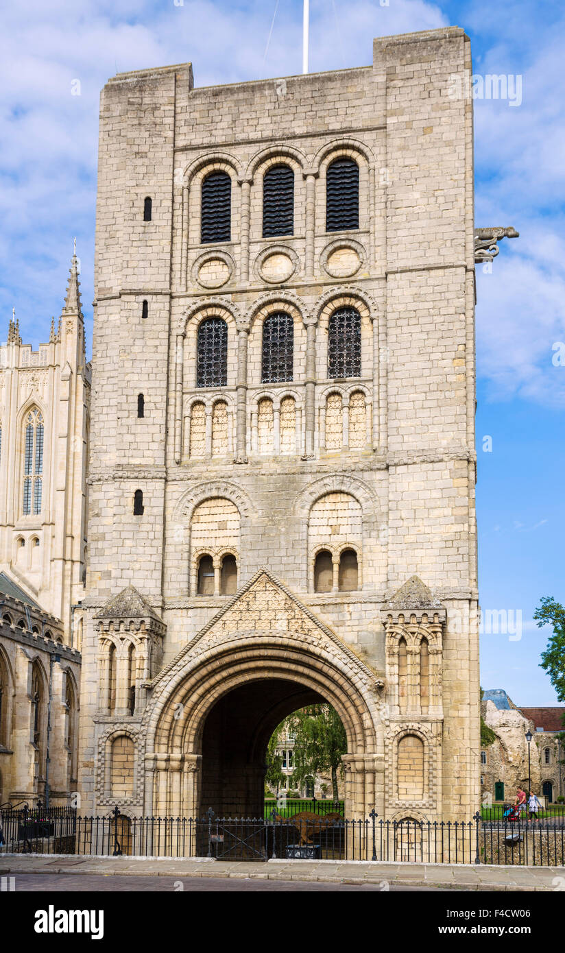 La Torre Normanna a St Edmundsbury Cathedral, alloggiamento le campane della cattedrale, Bury St Edmunds, Suffolk, Inghilterra, Regno Unito Foto Stock