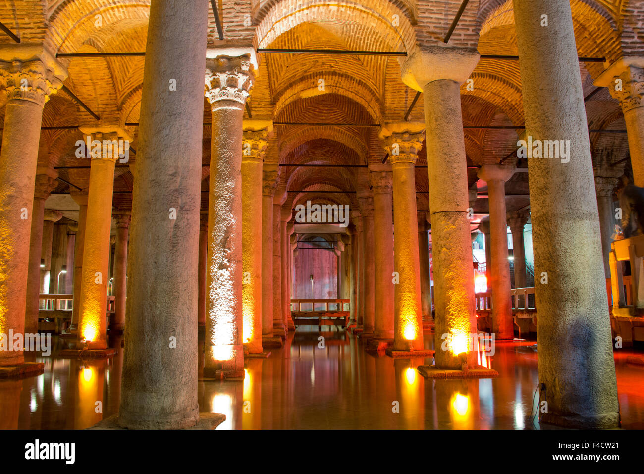 Asia La Turchia Istanbul La Basilica Cisterna aka Yerebatan O asia-la-turchia-istanbul-la-basilica-cisterna-aka-yerebatan-o