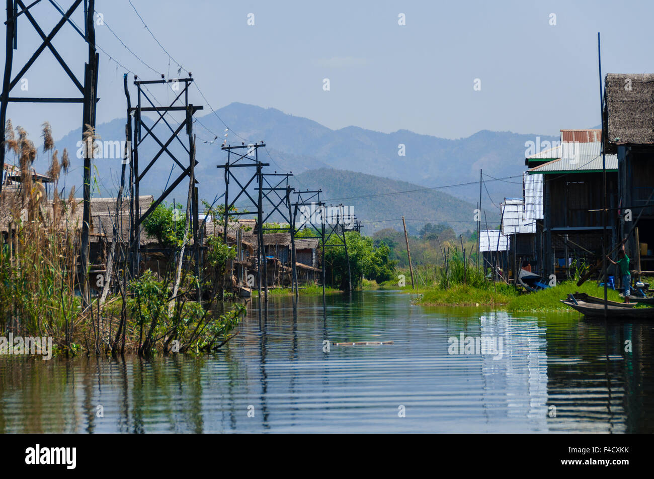 Villaggio al Lago Inle Birmania Foto Stock