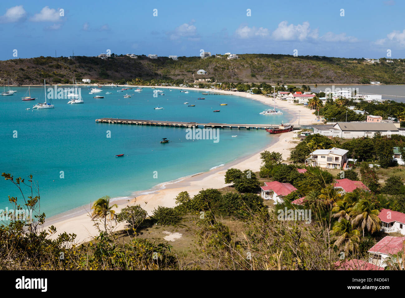 Caraibi, Anguilla. Vista delle barche nel porto. Foto Stock