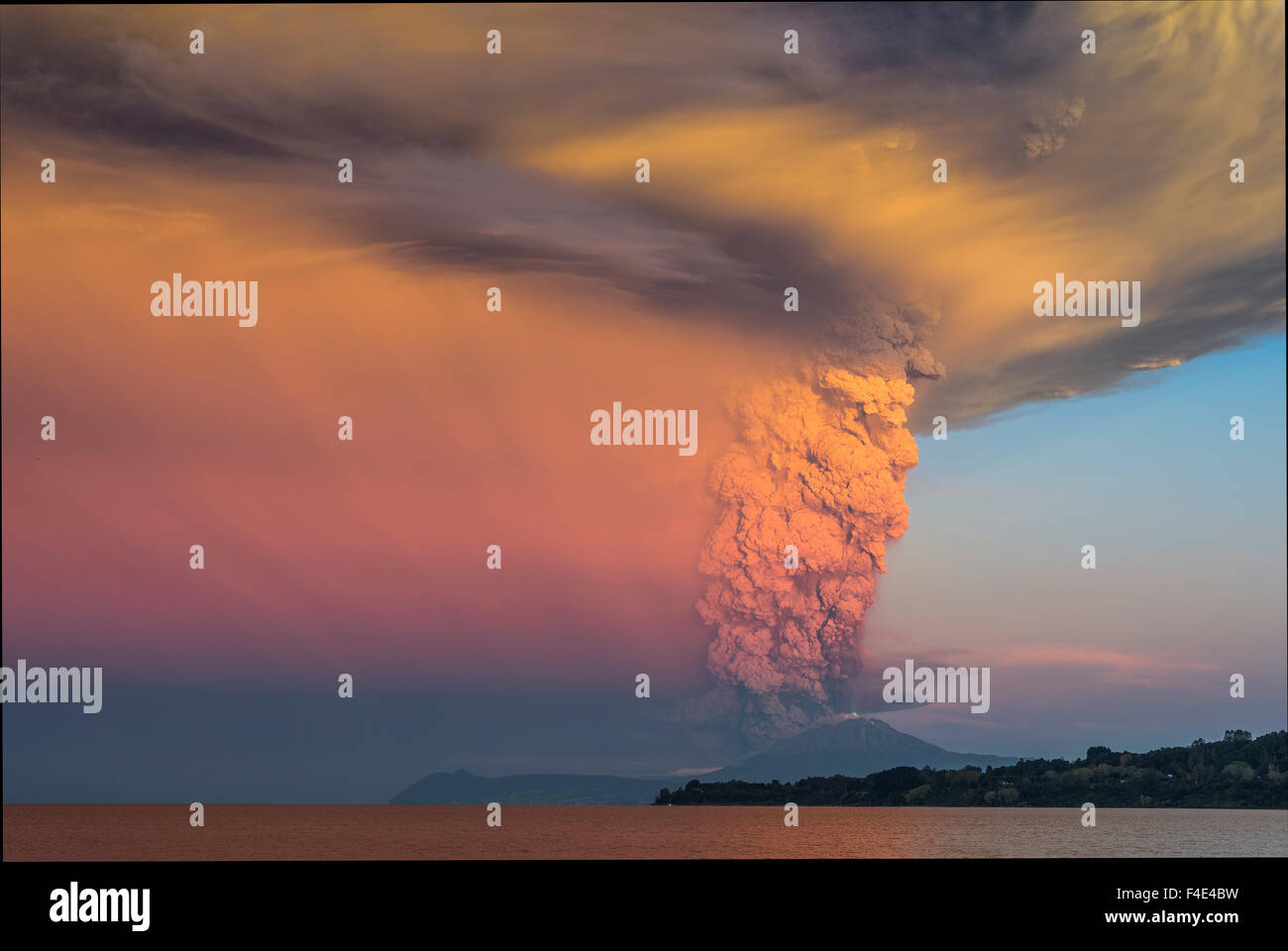 Vulcano Calbuco, la regione dei laghi, Cile Foto Stock