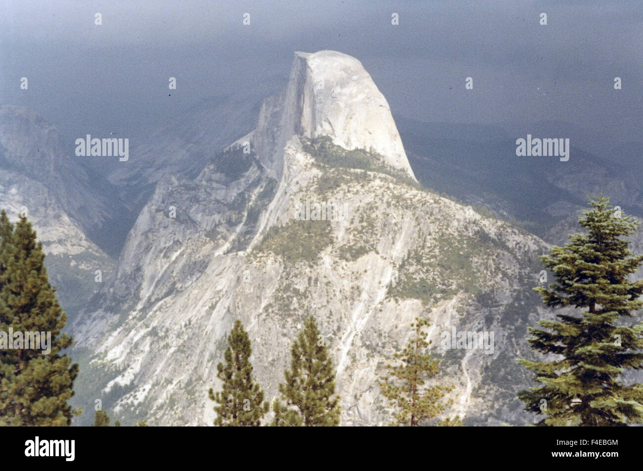 Mezza Cupola del Parco Nazionale di Yosemite nel 1963 Paesaggio Foto Stock