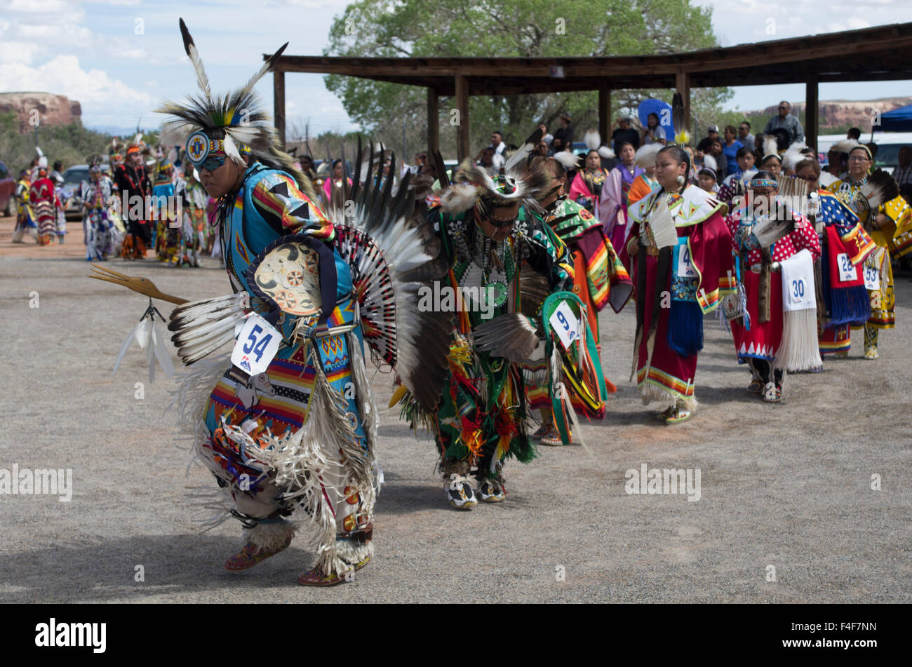 Stati Uniti d'America, Utah, Bluff. Grand Entry processione in Utah Navajo Fair Pow-wow. Foto Stock