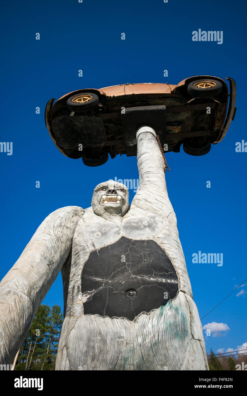 Vermont, Leicester, grande gorilla e Vw Bug scultura Foto Stock