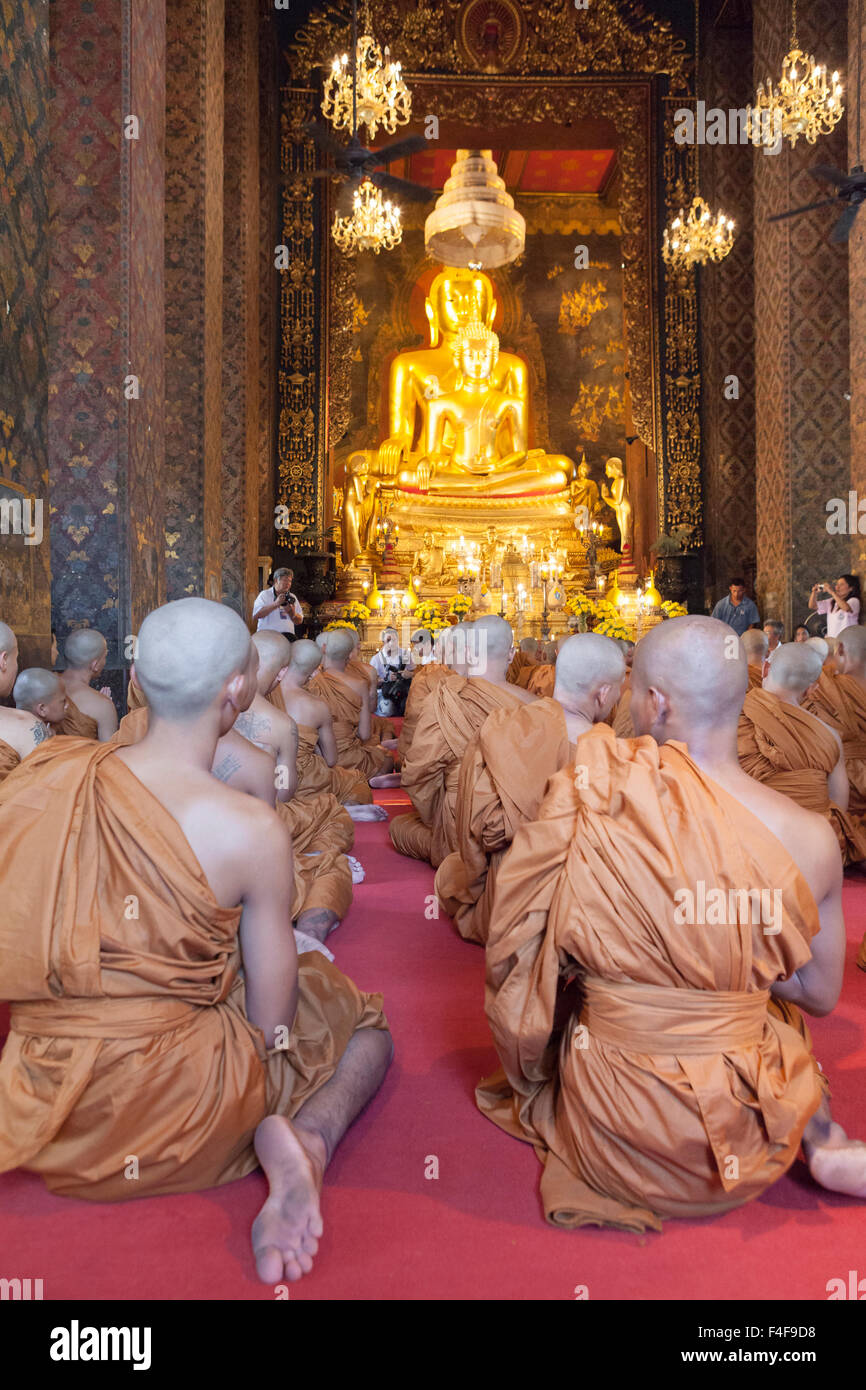 Ordinazione buddista di Wat Bowonniwet Vihara tempio a Bangkok, in Thailandia Foto Stock