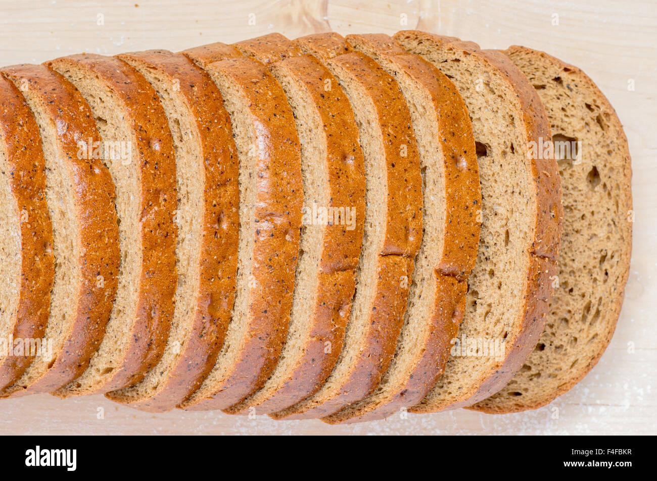 Focaccia pane di segale, tagliato in pezzi per lo sfondo Foto Stock
