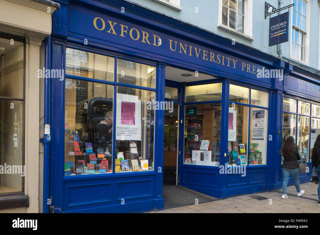 Una visita alla storica città universitaria di Oxford Oxfordshire England Regno Unito Oxford University Press Foto Stock