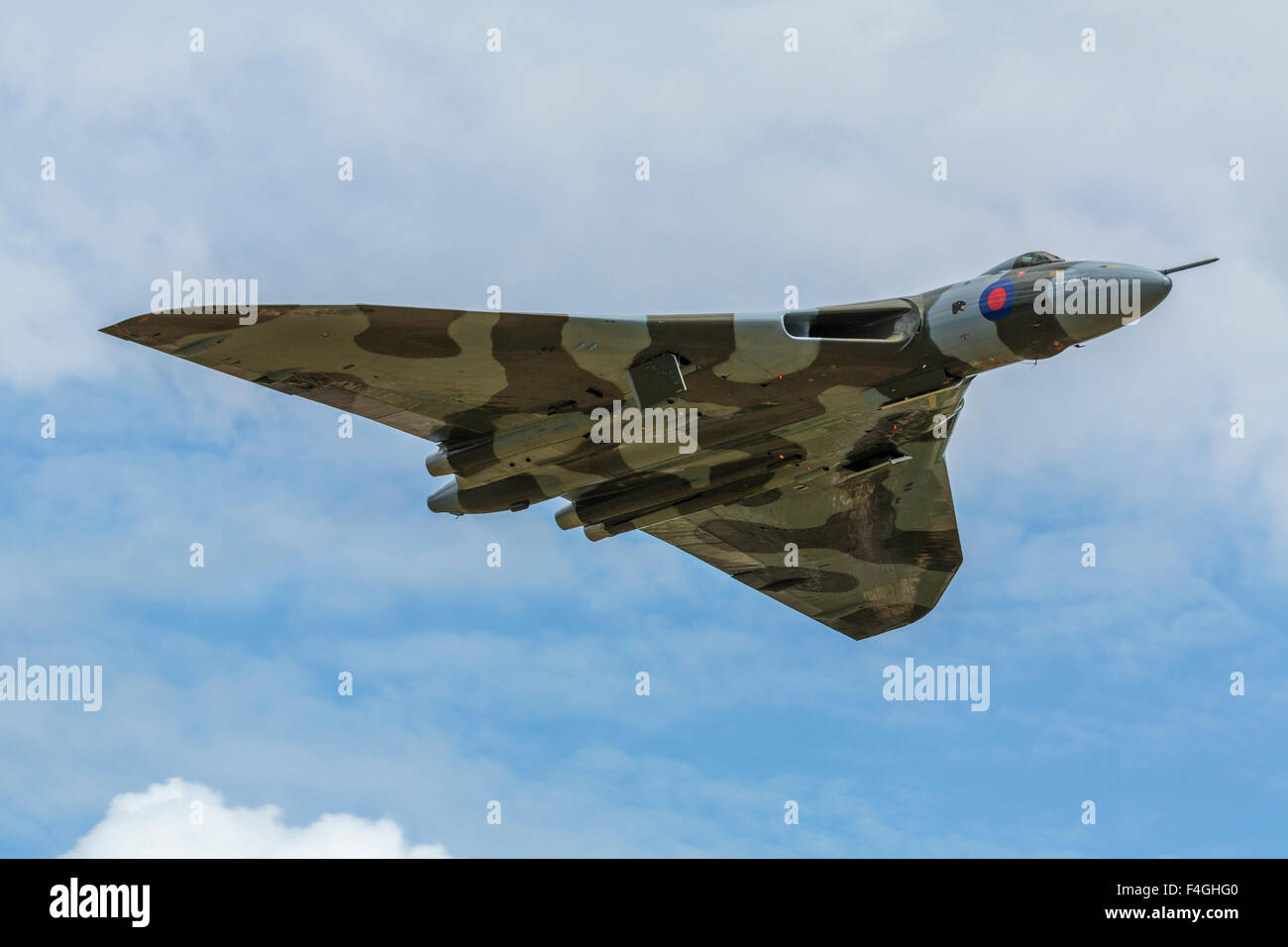 Guerra fredda sciopero nucleare attacco aereo, Avro Vulcan Bomber xh558 in volo Inghilterra REGNO UNITO Foto Stock