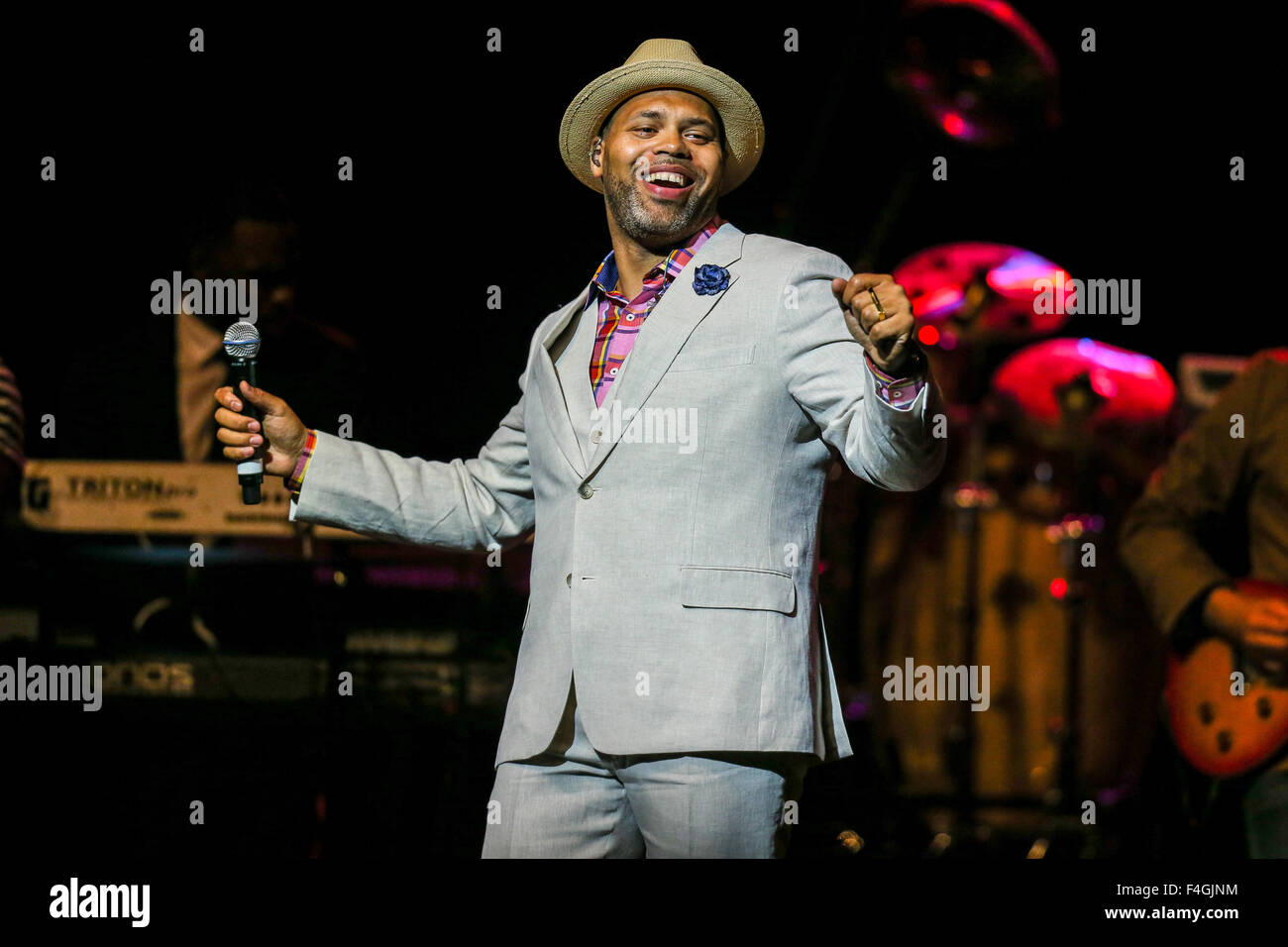 Eric Roberson porta il suo 2015 Summer Tour alla Durham Performing Arts Center di Durham, NC. Foto Stock