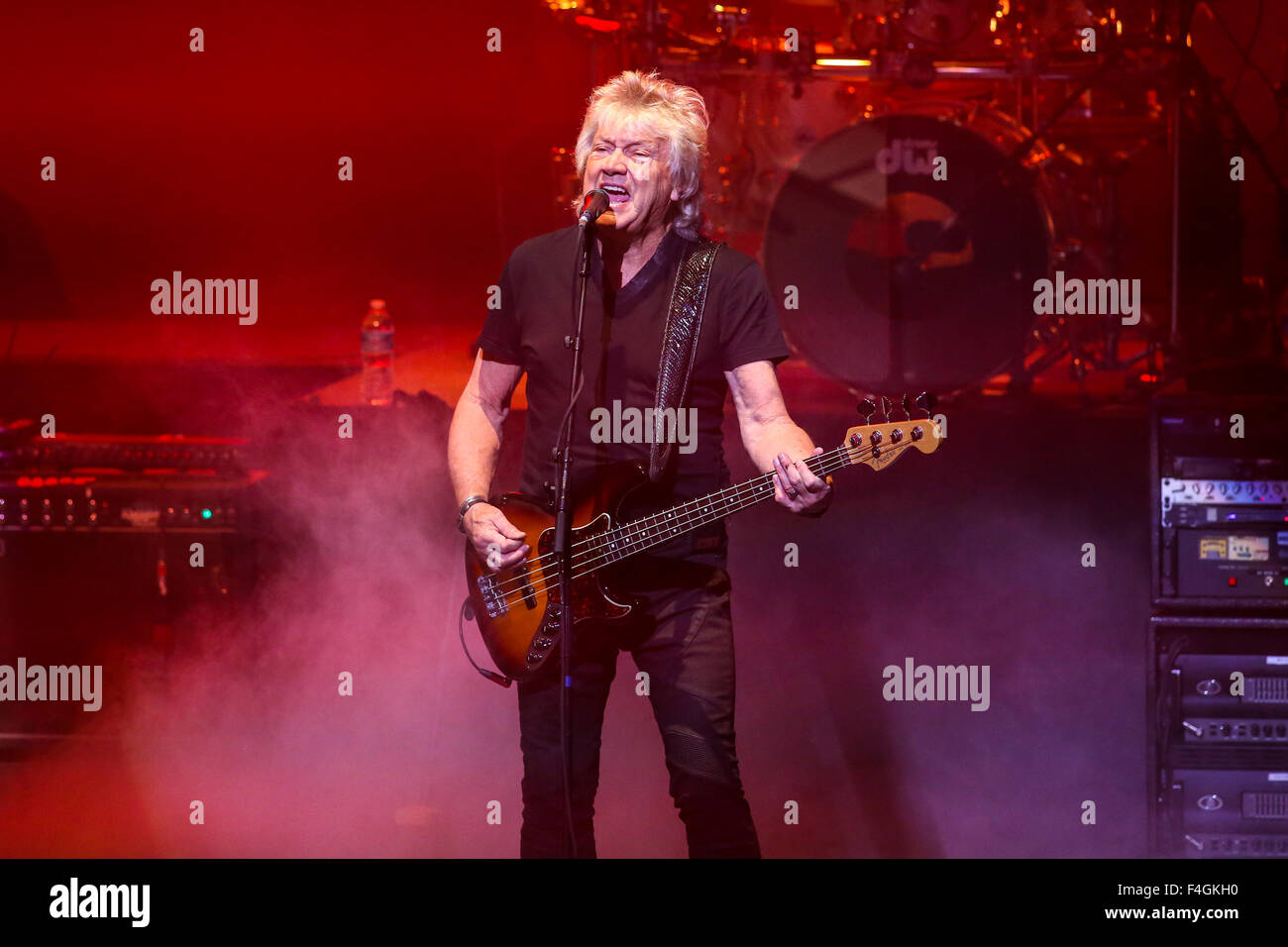 La Moody Blues portare loro 2014 Tour alla Durham Performing Arts Center di Durham, NC. La Moody Blues sono costituiti da membri originali Graeme Edge, Justin Hayward, e John Lodge. Foto Stock