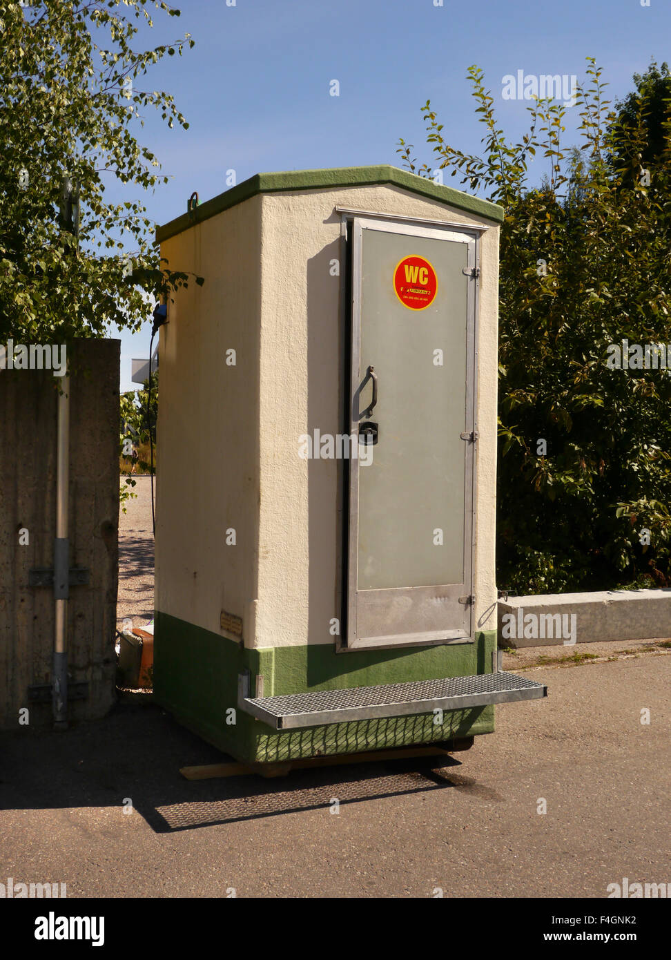 Un pubblico bagno portatile box a Helsinki in Finlandia Foto Stock