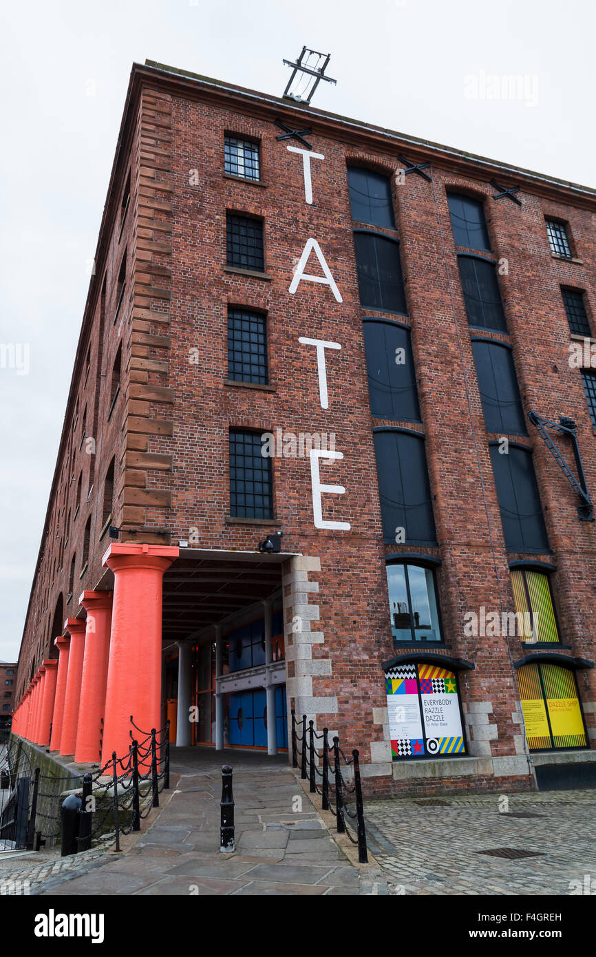 Tate Liverpool nell'Albert Dock. Foto Stock