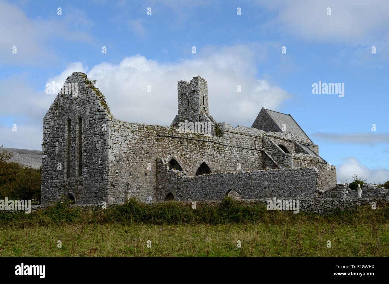 Corcomroe Abbey del XIII secolo il monastero cistercense Burren County Clare Irlanda Foto Stock