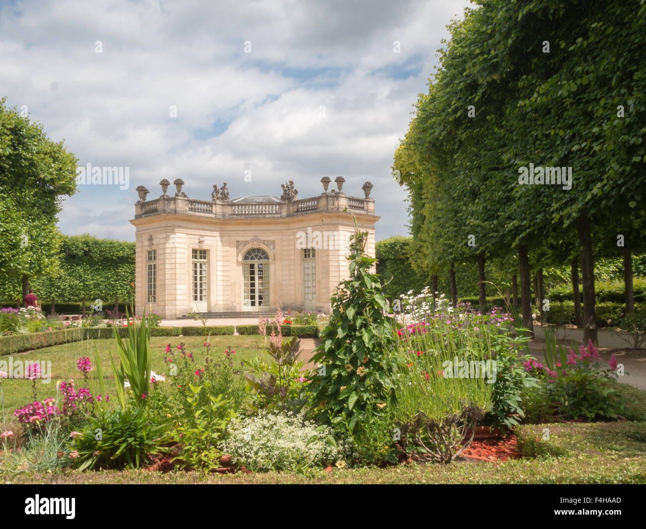 Il Petit Trianon Padiglione francese edificio e giardino Foto Stock