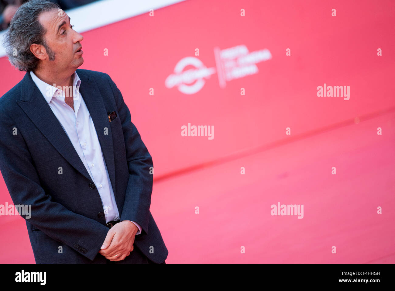 Roma, Italia. Xviii oct, 2015. Paolo Sorrentino passeggiate il tappeto rosso durante il decimo Roma Film Fest il 18 ottobre 2015 a Roma, Italia Credito: Massimo Valicchia/Alamy Live News Foto Stock