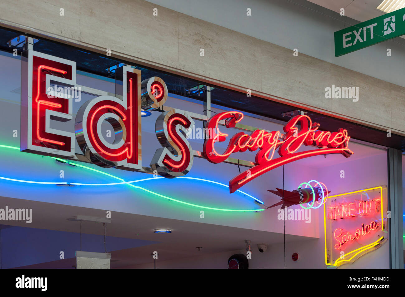 Ed è facile Diner insegna al neon, il Centro Commerciale Mall, Luton, Bedfordshire, England, Regno Unito Foto Stock