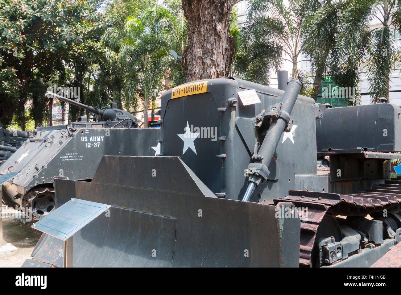 Il Vietnam Residuati Bellici Museum di Ho Chi Minh city che mostra i militari americani hardware Foto Stock
