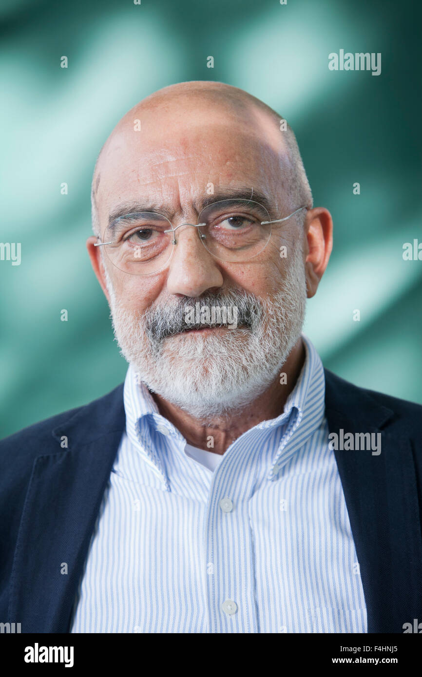 Ahmet Altan, il giornalista turco e autore, a Edinburgh International Book Festival 2015. Edimburgo, Scozia. 27 Agosto 2015 Foto Stock